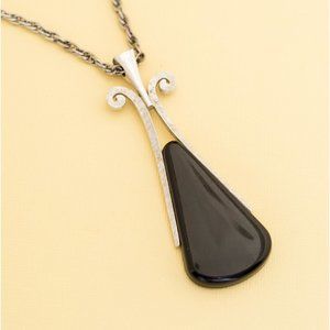 Vintage Black Pendant Necklace 25 Inches by Avon i9